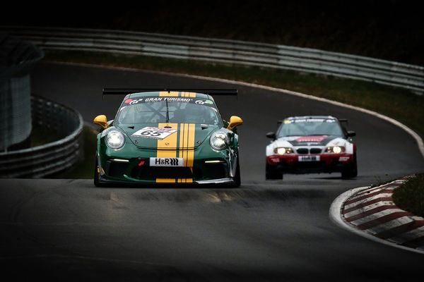 Odzyskaj blask swojego Porsche dzięki profesjonalnej renowacji